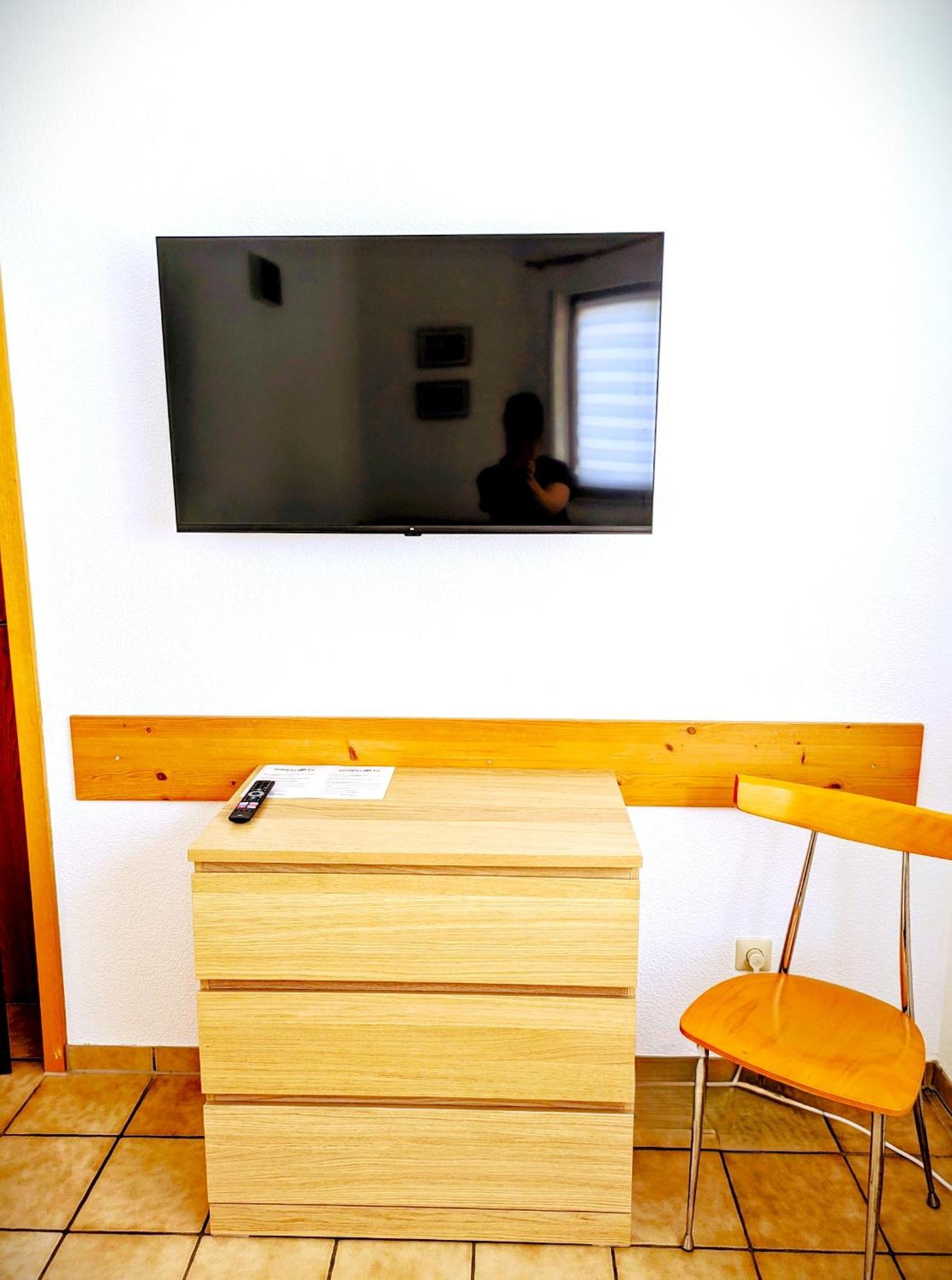 4 Zimmer Geraeumige Und Ruhig Gelegene Ferien- Und Monteurwohnung Nur Fuer Sie Allein Aujvari Vermietungen Spiegelberg المظهر الخارجي الصورة